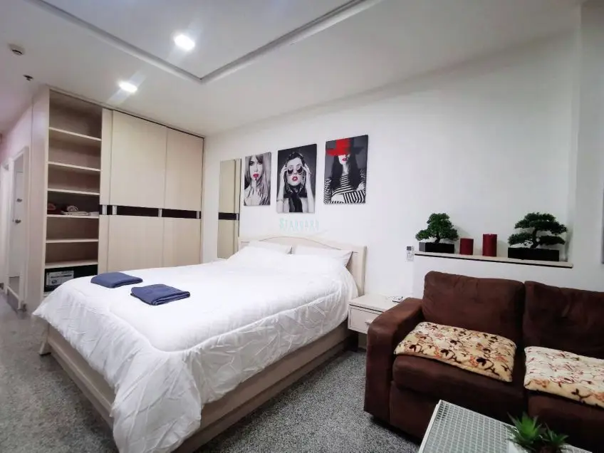View Talay 6 Beachfront Condominium for Rent in Pattaya City